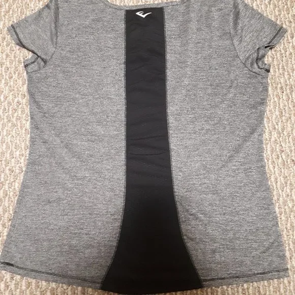 Two t-shirts - Picture 9 of 11